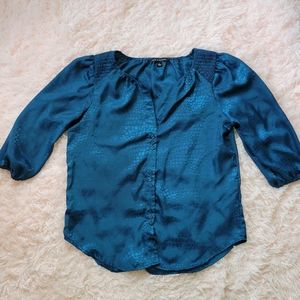 Zac & Rachel alligator print blue blouse